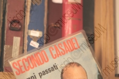 FAENZA, RAVENNA. ABITAZIONE DI FRANCESCO LEGA, COLLEZIONISTA DI DISCHI, MUSICASSETTE, LP, CD CHE RIGUARDANO MUSICISTI ROMAGNOLI. DISCO 45 GIRI DI SECONDO CASADEI. FOTOGRAFIE REALIZZATE NELL'AMBITO DELLA CAMPAGNA FOTOGRAFICA LISCIO@MUSEUM 2008, MUSEO DELLA MUSICA E DEL BALLO TRADIZIONALI ROMAGNOLI. FOLK